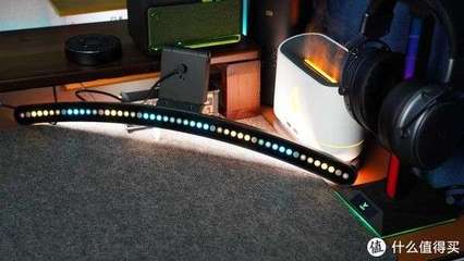 徕美视曲屏版防蓝光拾音屏幕灯 一款不挑屏幕的全能桌面好物推荐